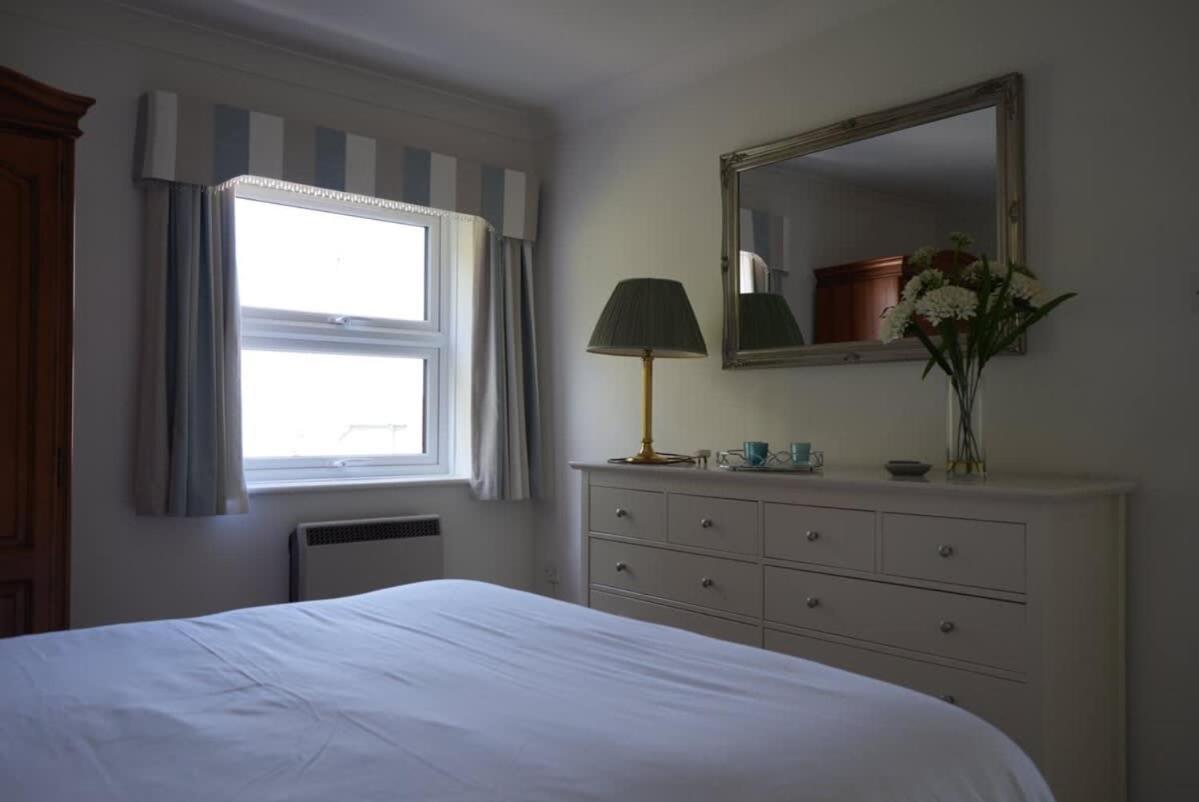Fabulous High Street Townhouse With Stunning Views & Parking At 'Eagles Nest' Βίλα Φάλμαουθ Εξωτερικό φωτογραφία